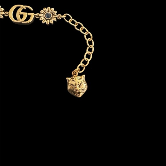 Gucci Gold Flower Style Bracelet - Picture 3 of 6